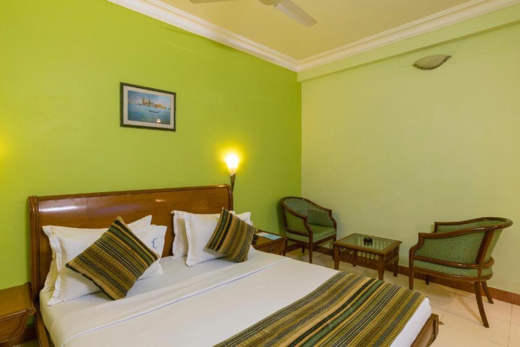 Crescent Park Hotel Chennai Exterior photo