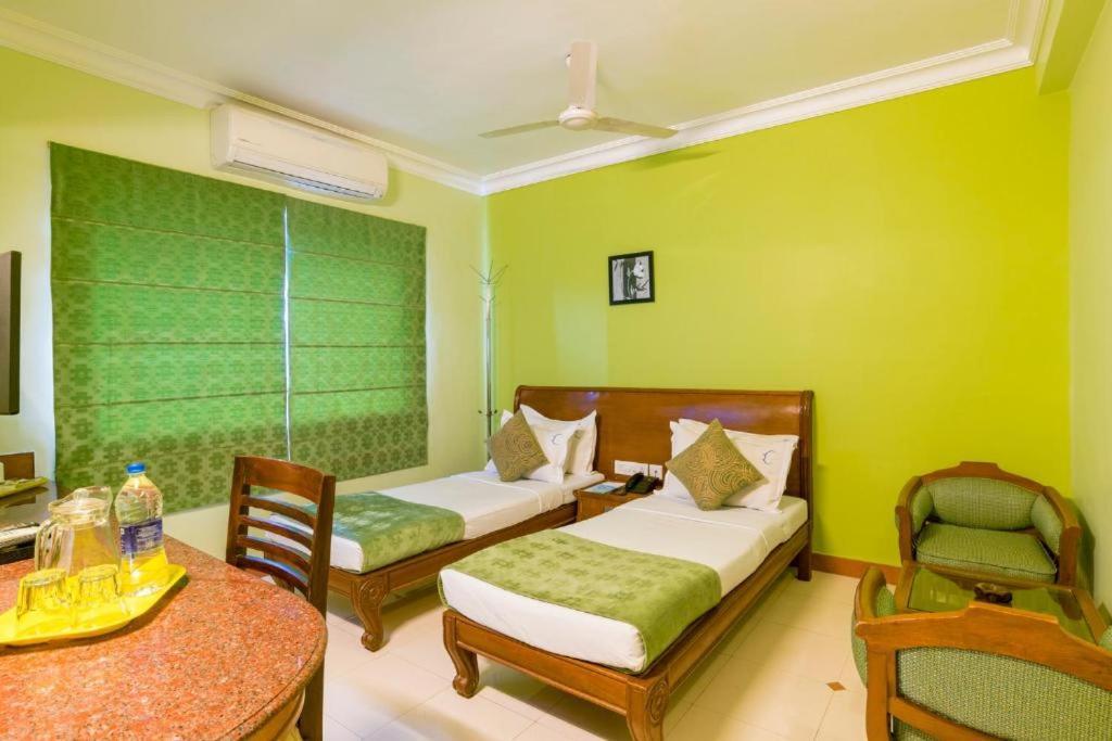 Crescent Park Hotel Chennai Exterior photo