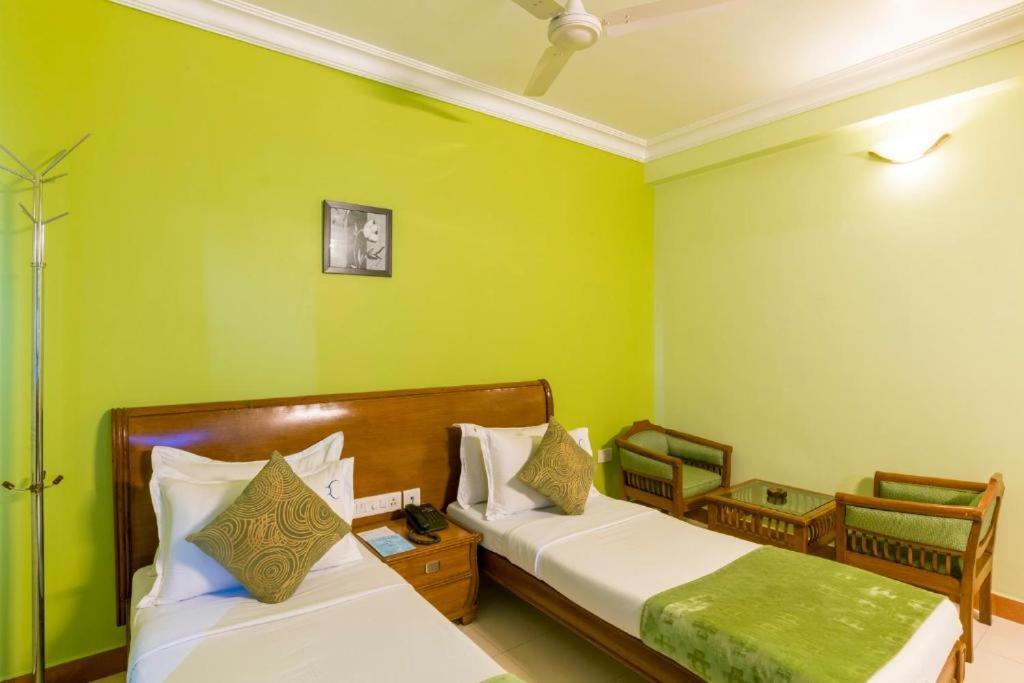 Crescent Park Hotel Chennai Exterior photo