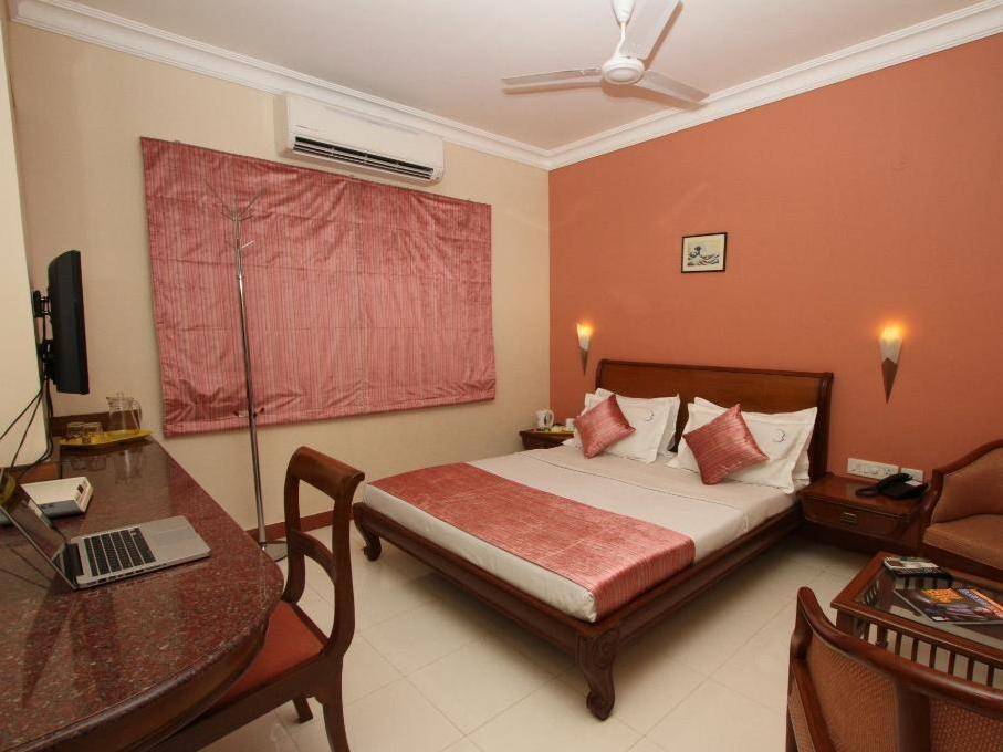 Crescent Park Hotel Chennai Exterior photo