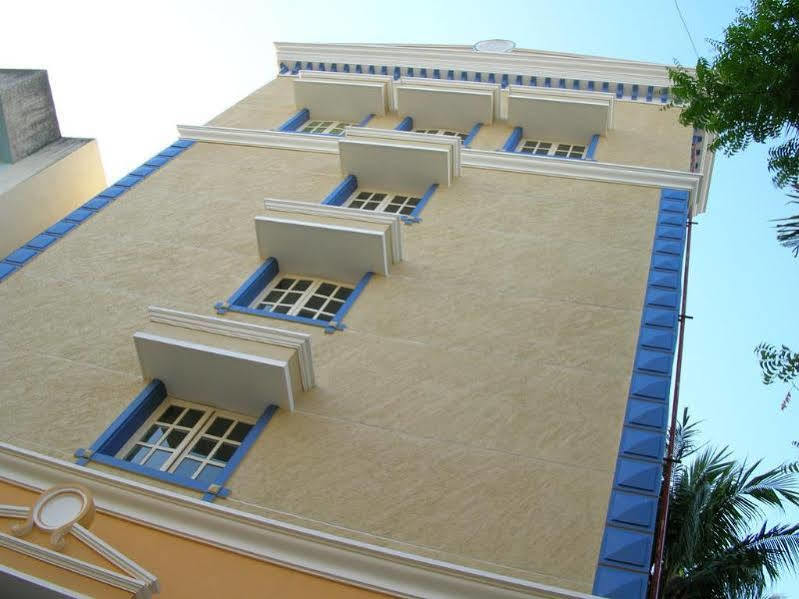 Crescent Park Hotel Chennai Exterior photo