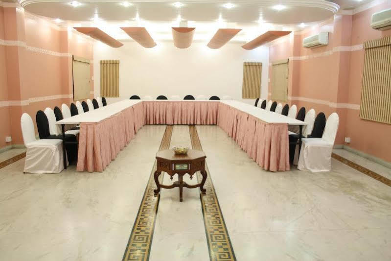 Crescent Park Hotel Chennai Exterior photo