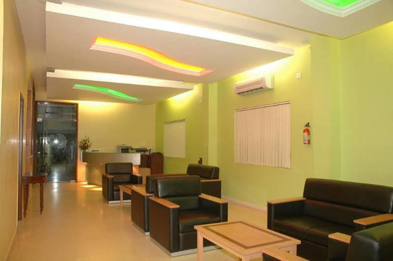 Crescent Park Hotel Chennai Exterior photo